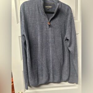 Tricots St. Raphael men’s heathered blue 1/4 zip sweater. Size large.